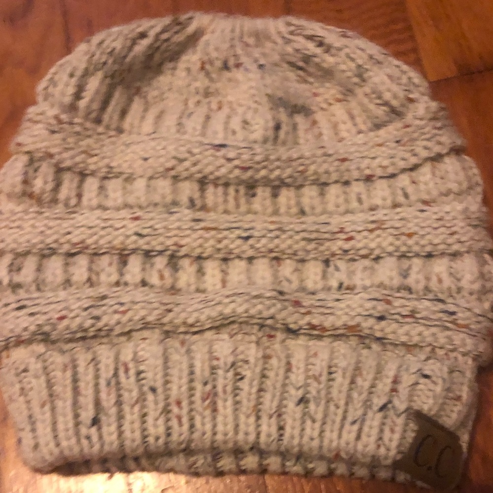 Messy bun hat - Picture 2 of 3